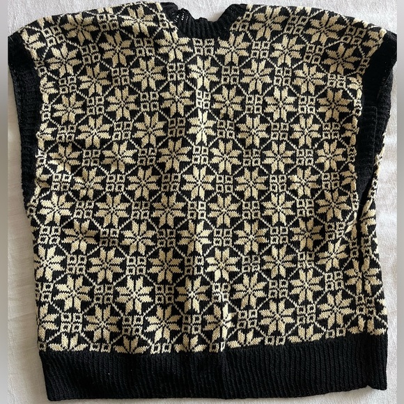 Scandinavian sweater vest - Picture 4 of 4